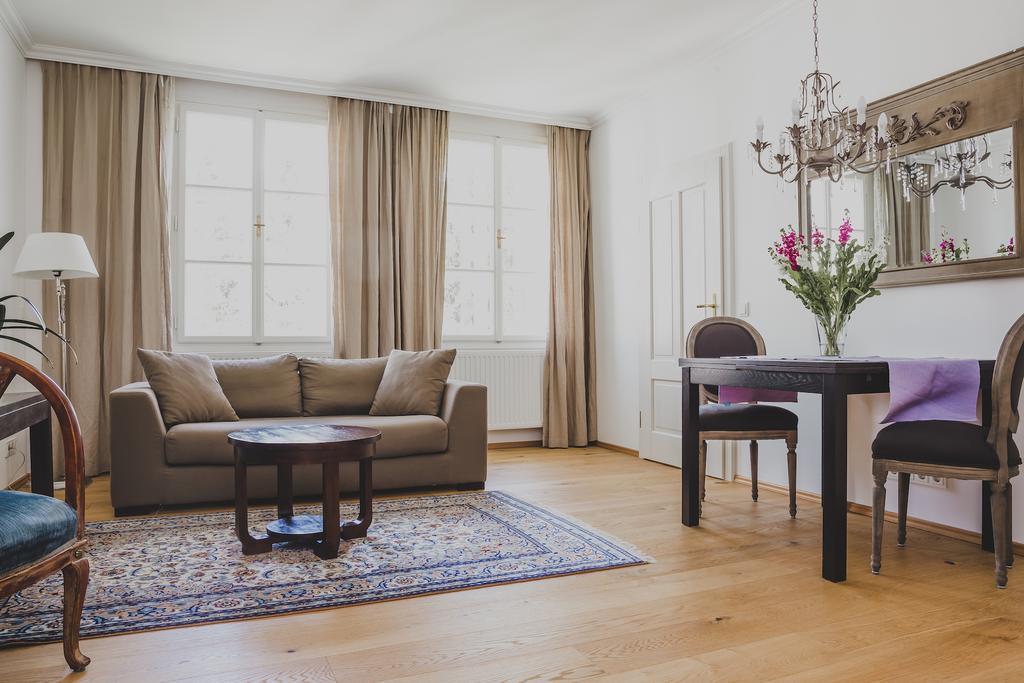 Salzburg Place To Stay Eksteriør billede